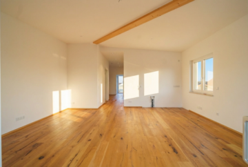 Mit umlaufender Dachterrasse: Neubau 3-Zimmer-Dachterrassen-Wohnung zentral in Traunstein, 83278 Traunstein, Wohnung